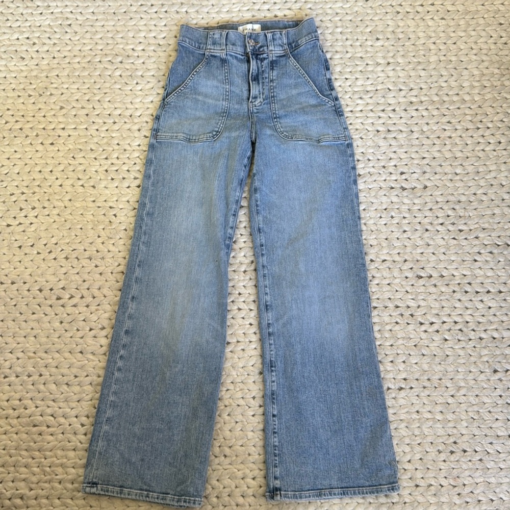 FRAME Size 25 Carpenter Jeans. Light denim wash